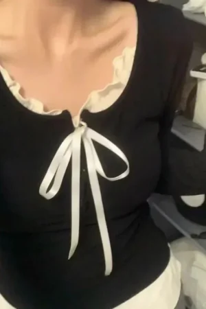 Korean Fashion Cropped Tshirt Women Long Sleeve Coquette Lace Streetwear Bow T-shirts Round Neck Tops Vintage Aesthetic